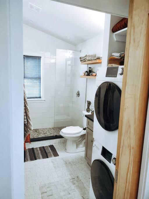 Modern Treehouse, Close To Downtown And Beach วิลมิงตัน ภายนอก รูปภาพ