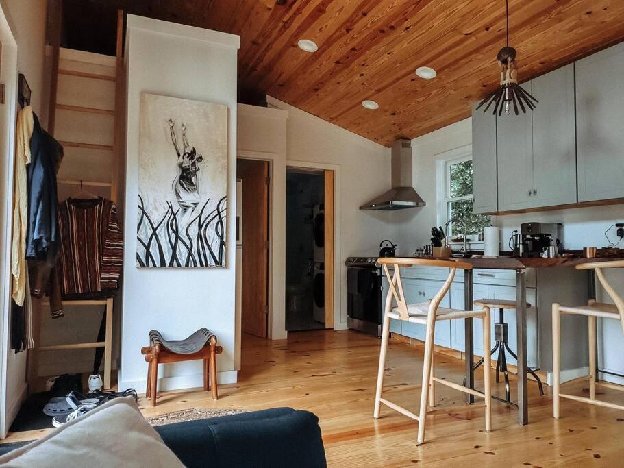 Modern Treehouse, Close To Downtown And Beach วิลมิงตัน ภายนอก รูปภาพ